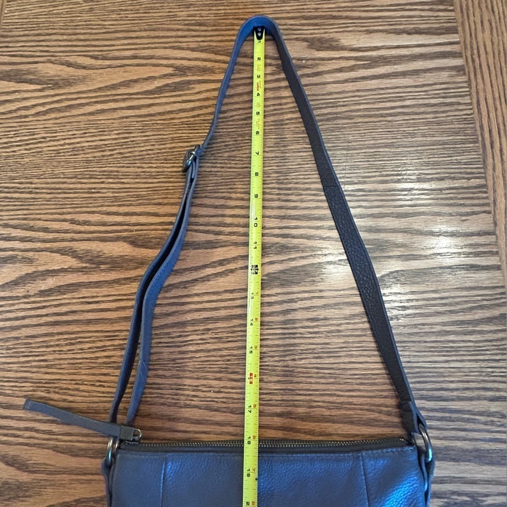 Elliott Lucca Grey Supple Leather Crossbody Bag Outside Pockets Zip Closure - Picture 10 of 15